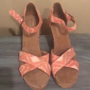Toms Size 8.5 Wedges